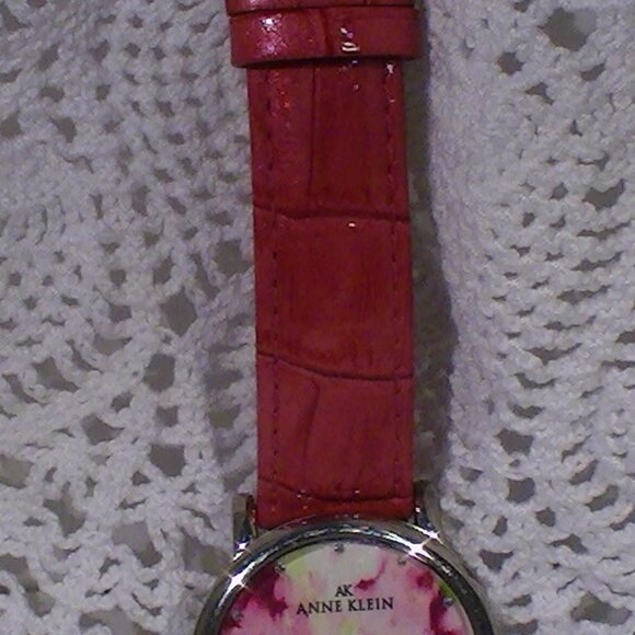 Vintage Anne Klein Wrist Watch with Leather Band - Picture 7 of 11